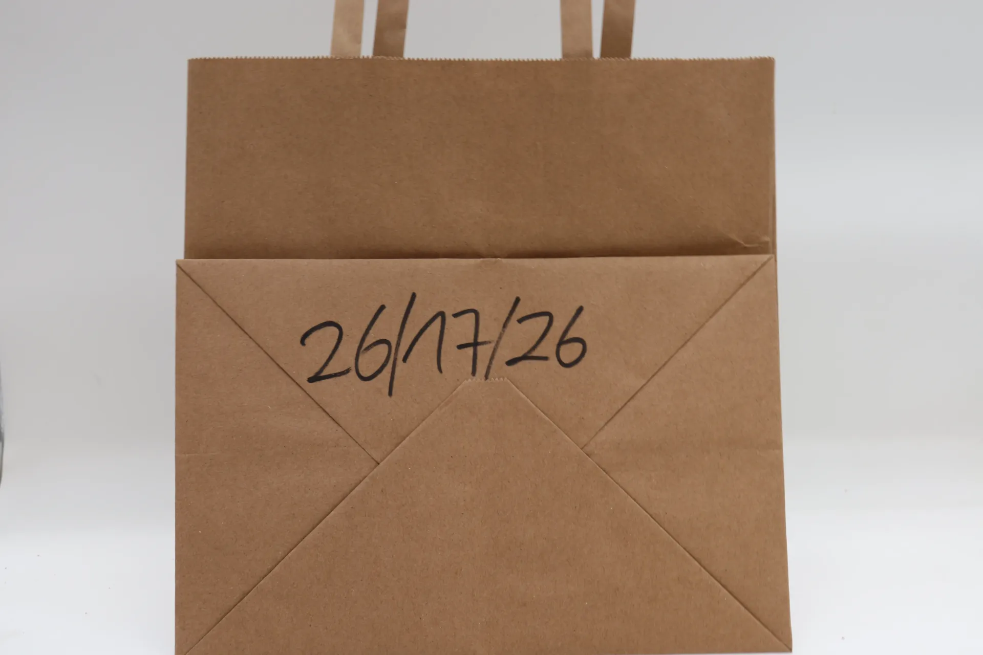 Sac emporter papier 26x17x26cm 250pc 纸袋